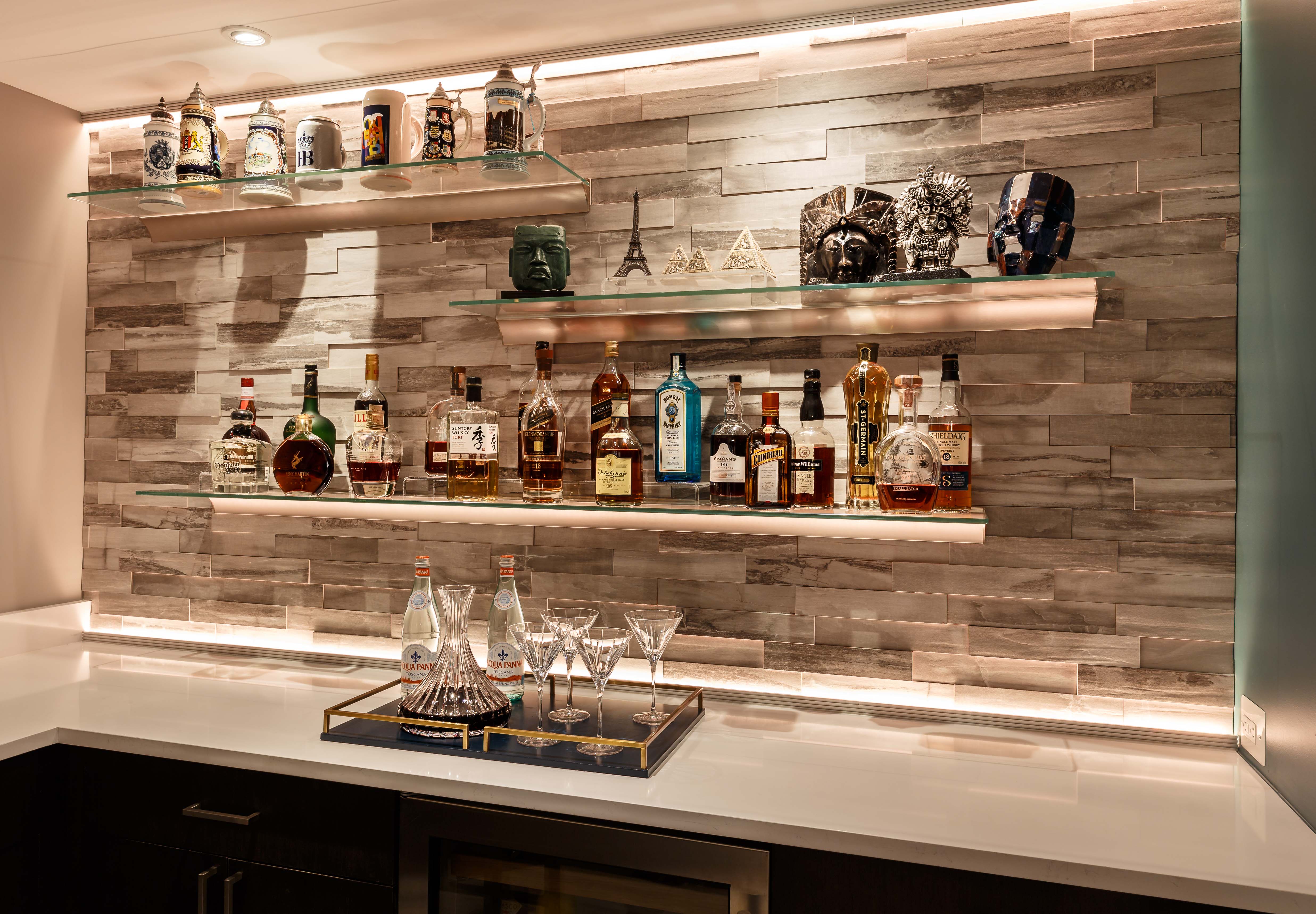 Bar stone all white shelves