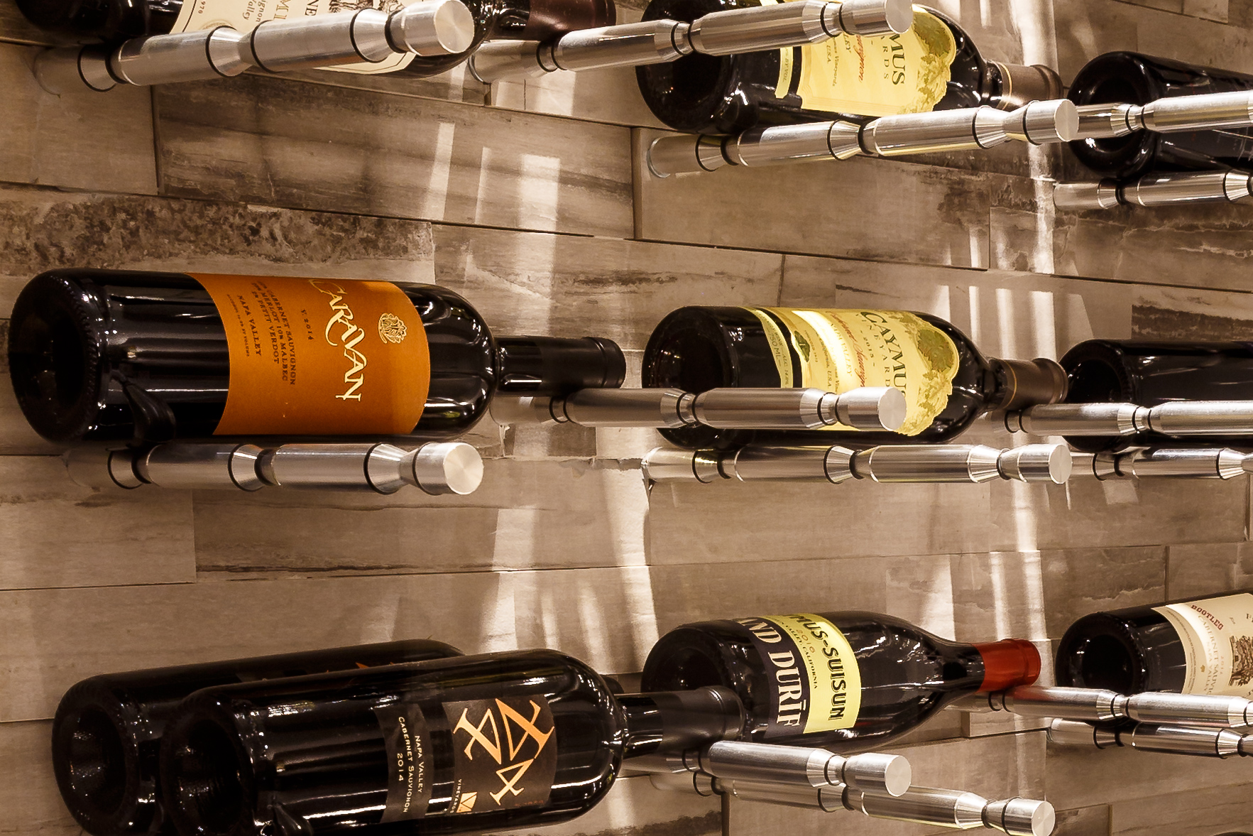 Detail wine pegs